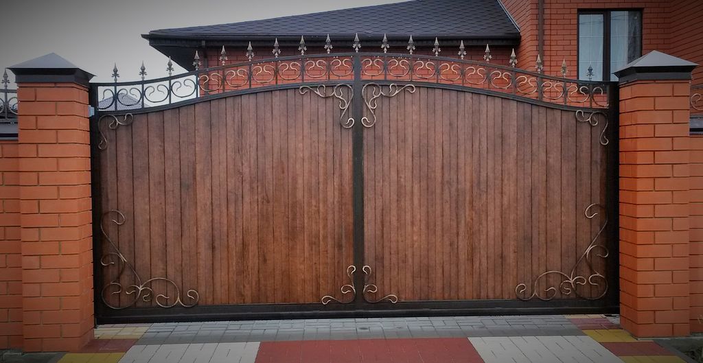 Купить простые ворота для дома: советы по выбору, установке и уходу в Амурске от 33328 руб | ВоротМастер-Мрс